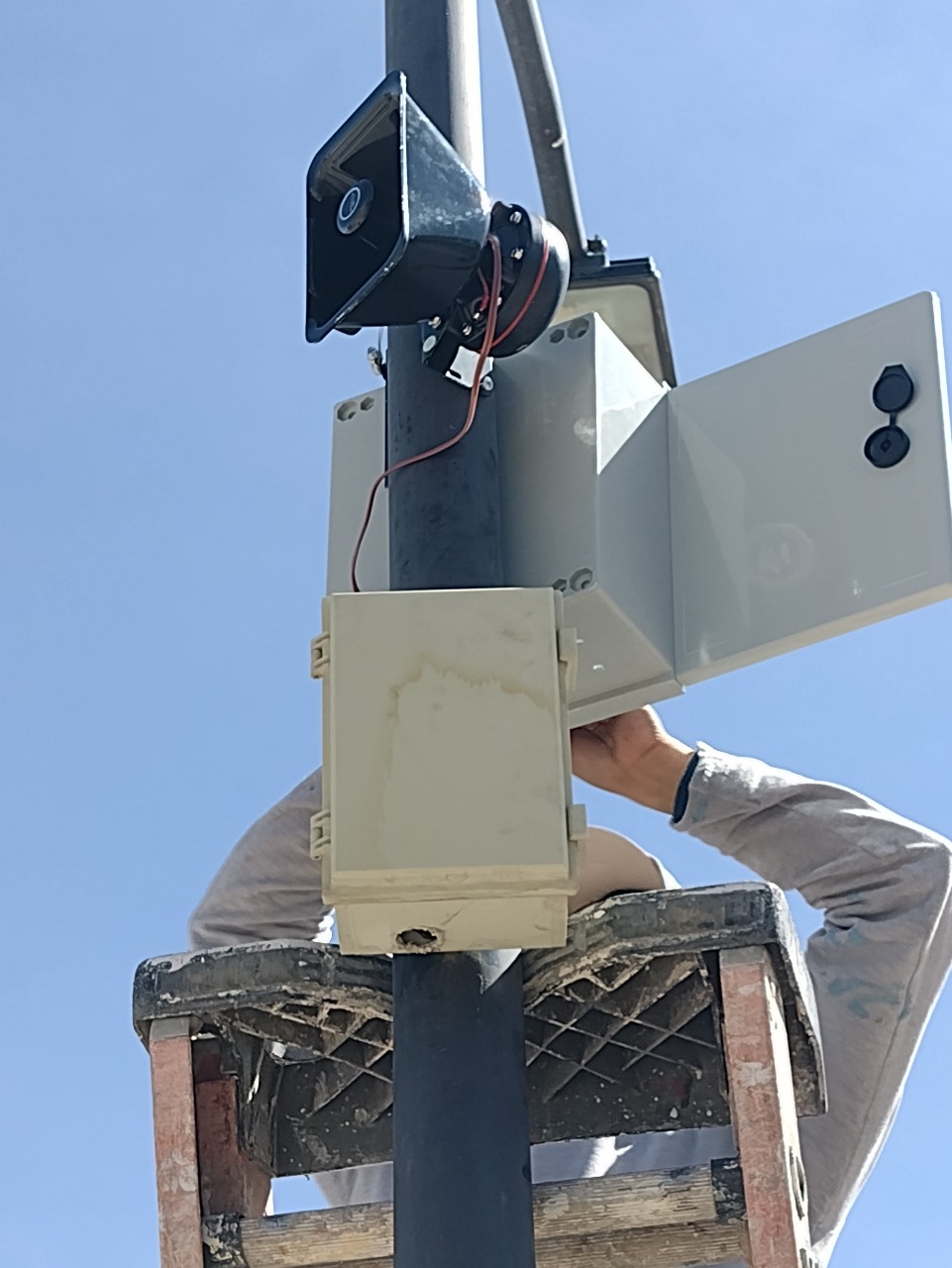 cctv_color.jpg