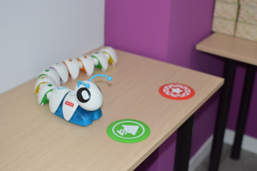 Robot Codi Oruga del taller de robótica infantil